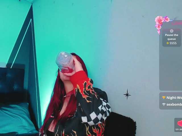 SophiaUniverse's BongaCams show and profile