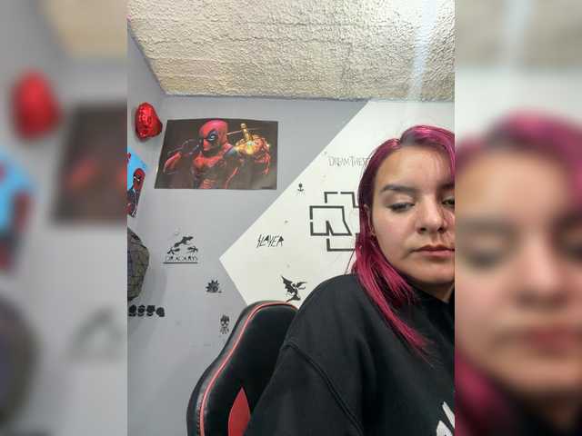 SophiaUniverse's BongaCams show and profile