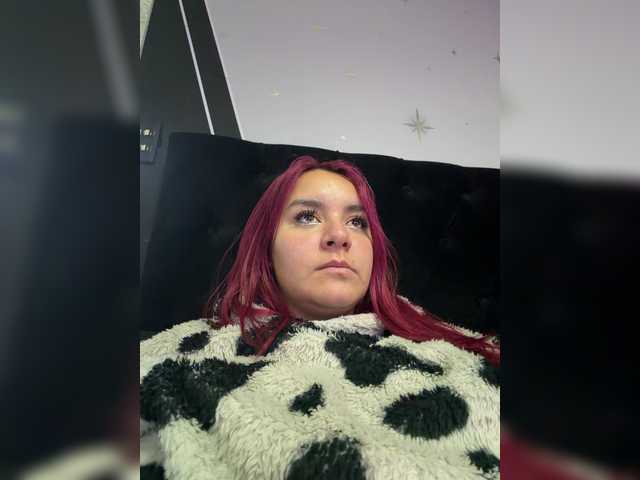 SophiaUniverse's BongaCams show and profile