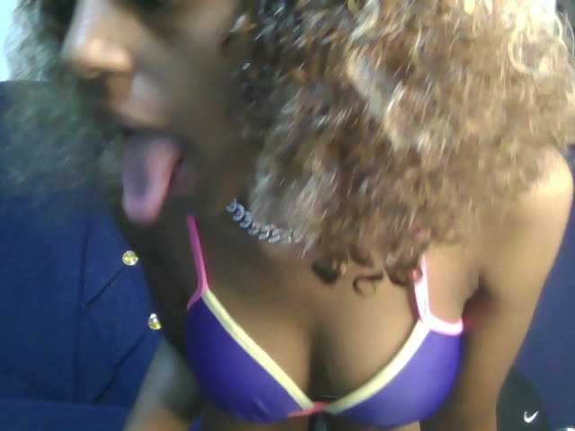 Pixellll's BongaCams show and profile