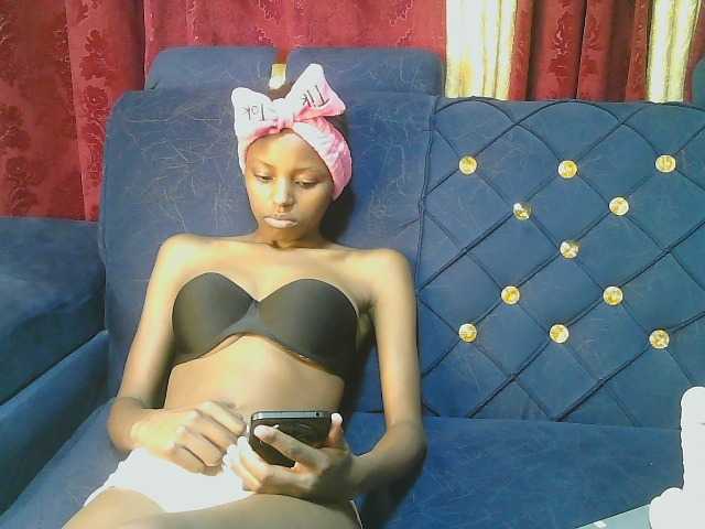 Pixellll's BongaCams show and profile