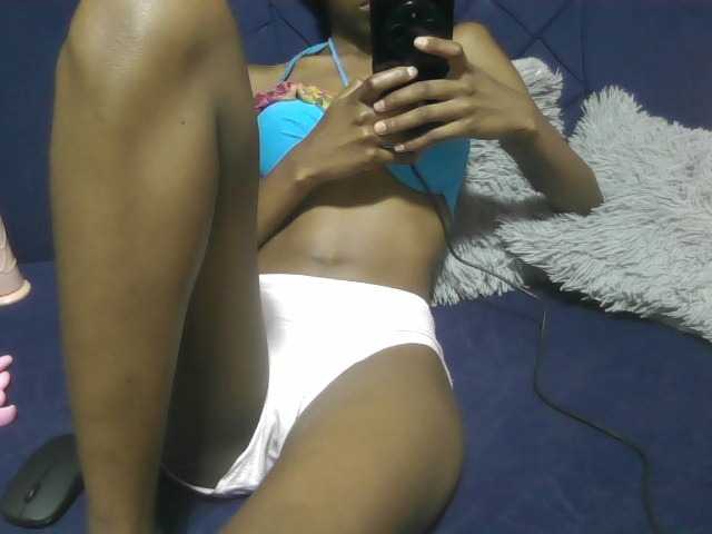 Pixellll's BongaCams show and profile