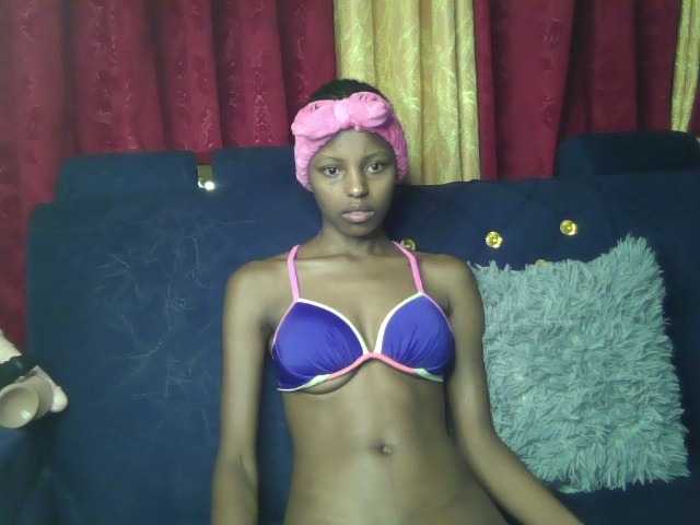 Pixellll's BongaCams show and profile