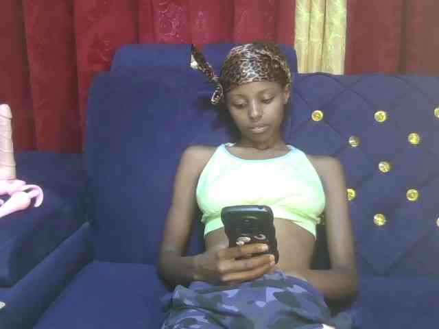 Pixellll Live Webcam on BongaCams