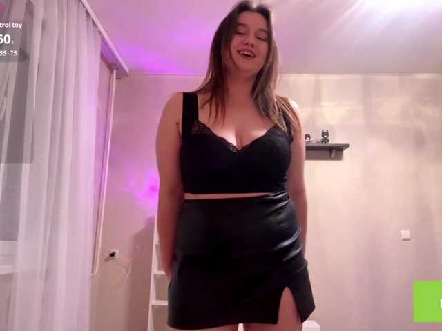 ErminiaCousar's BongaCams show and profile