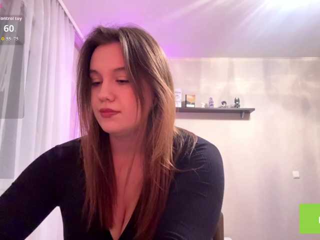 ErminiaCousar's BongaCams show and profile