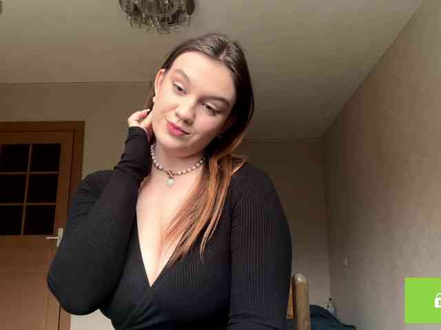 ErminiaCousar webcam