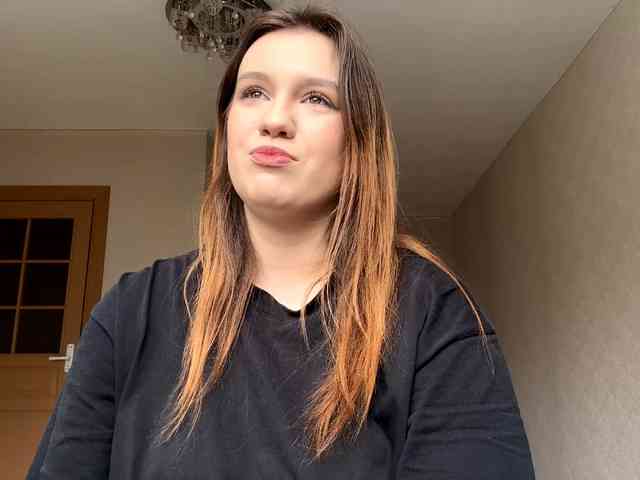 ErminiaCousar webcam