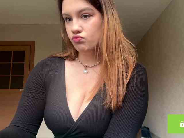 ErminiaCousar webcam