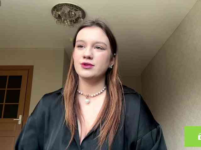 ErminiaCousar webcam