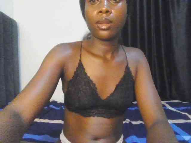 Sexyraya Live Webcam on BongaCams