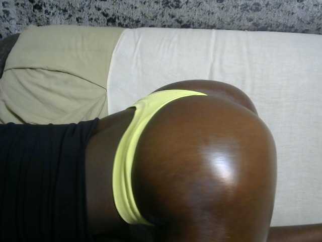 Petitequeenz from BongaCams is Freechat