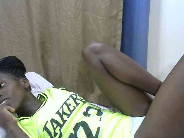 PrettyOne1 Live Webcam on BongaCams