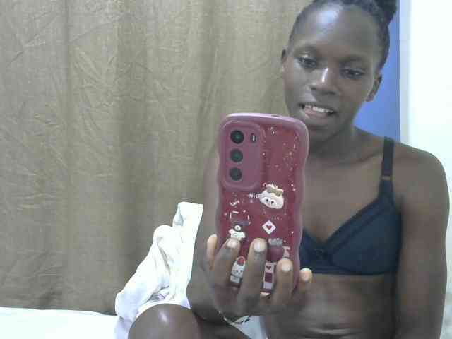 PrettyOne1 Live Webcam on BongaCams