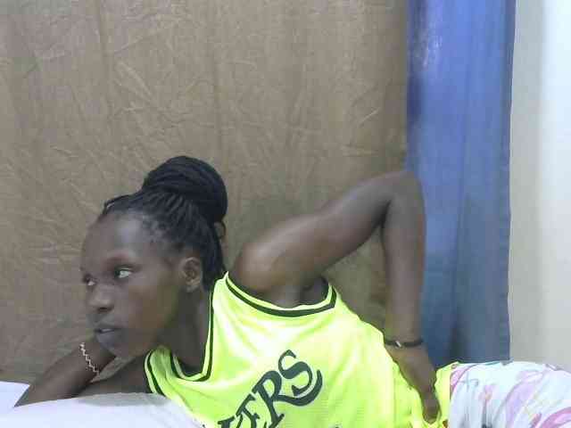 PrettyOne1 Live Webcam on BongaCams