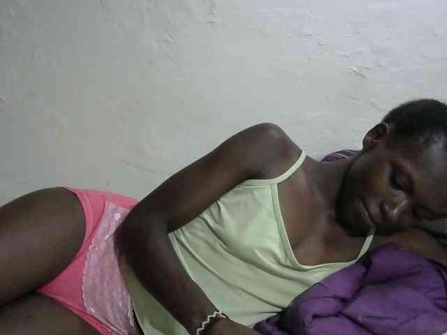 PrettyOne1 Live Webcam on BongaCams