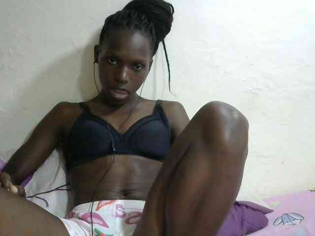 PrettyOne1 Live Webcam on BongaCams