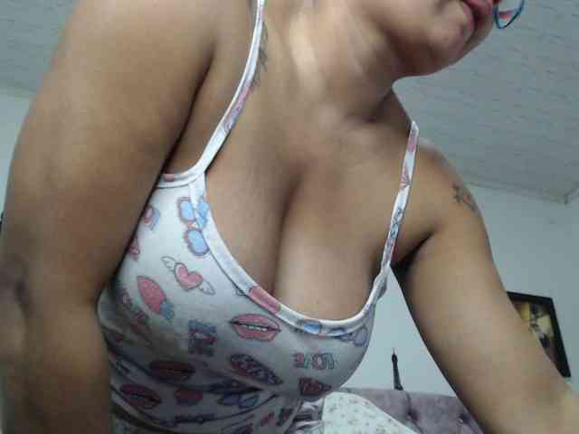 Chalohottt webcam
