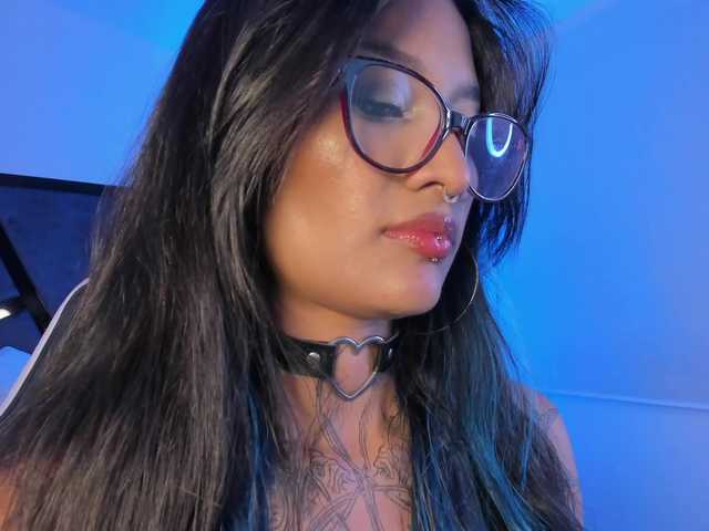 Niicole-Monet's BongaCams show and profile