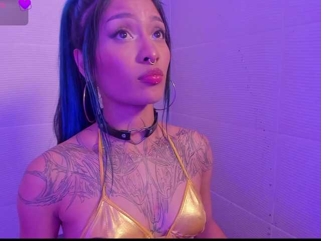 Niicole-Monet's BongaCams show and profile