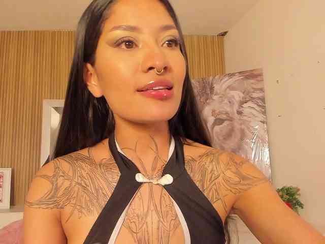 Niicole-Monet webcam