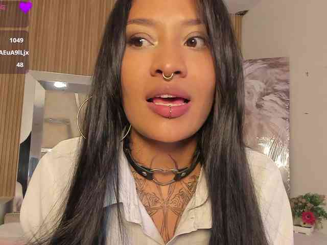 Niicole-Monet webcam