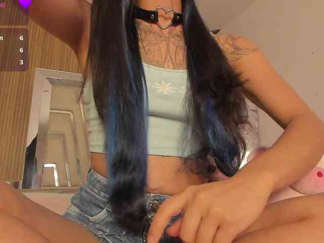 Niicole-Monet webcam