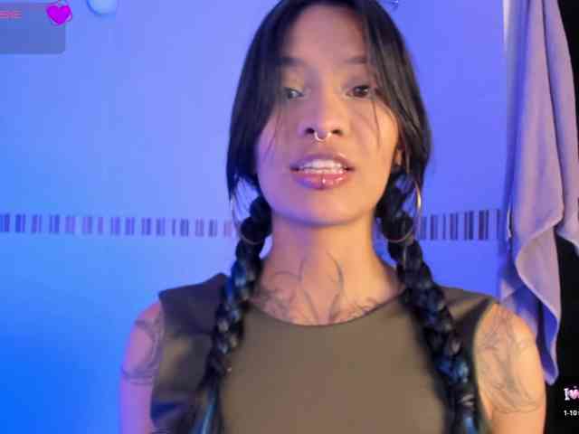 Niicole-Monet webcam