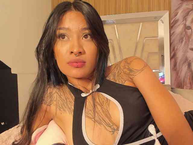 Niicole-Monet webcam