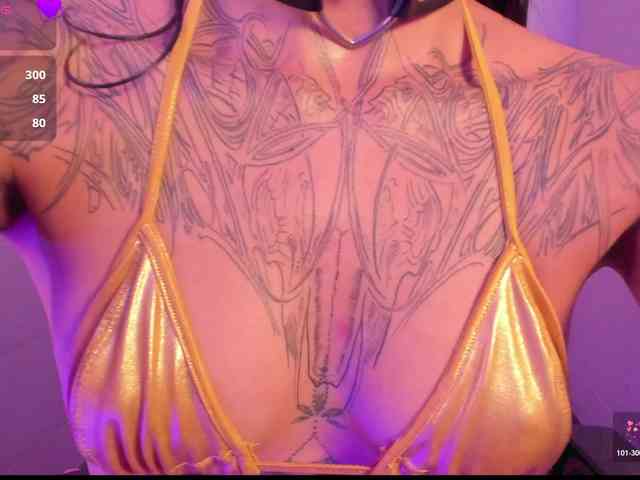 Niicole-Monet webcam