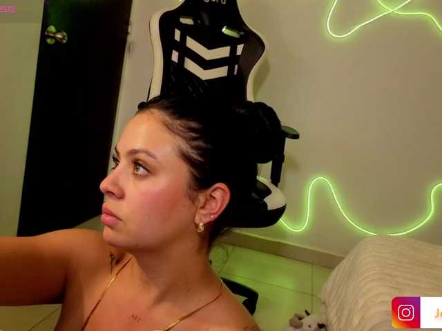 Victoryyy-y's BongaCams show and profile