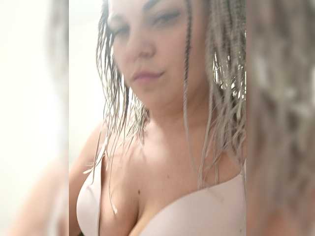 Anna395's BongaCams show and profile