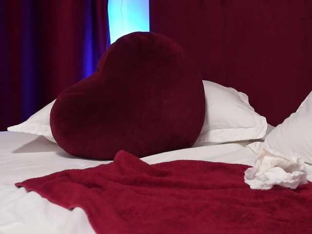 KiraDesirex's BongaCams show and profile