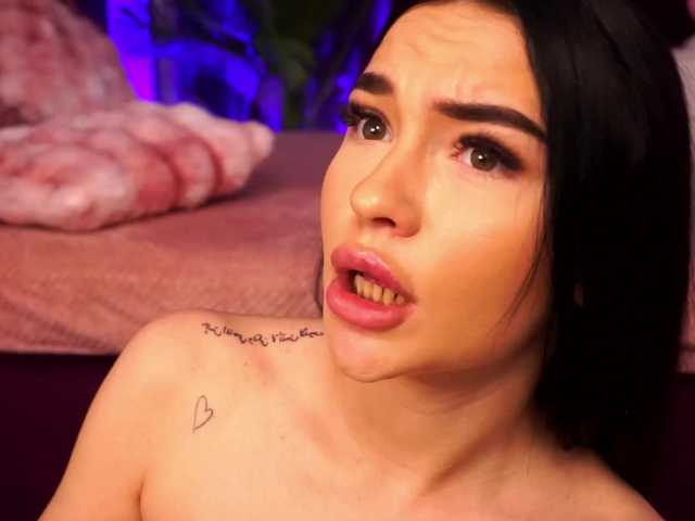 SashaLorrenz's BongaCams show and profile