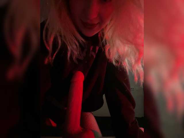 LanaAllure1 free chat on liveonude