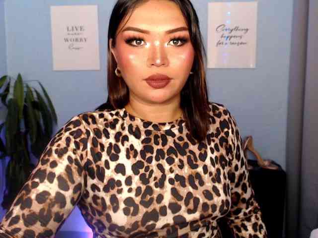 Ursexywhispererx... Live Webcam on BongaCams