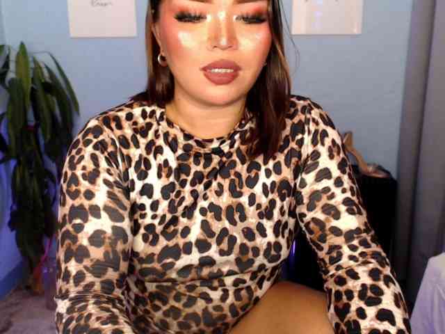 Ursexywhispererx... Live Webcam on BongaCams