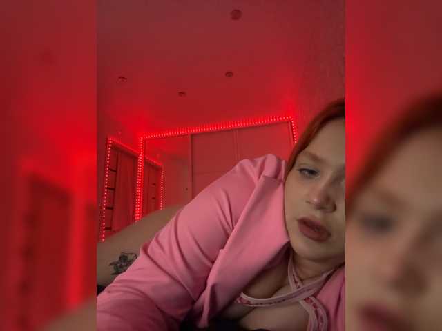 luna-com's BongaCams show and profile