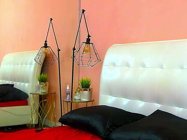 RheaduVall's BongaCams show and profile