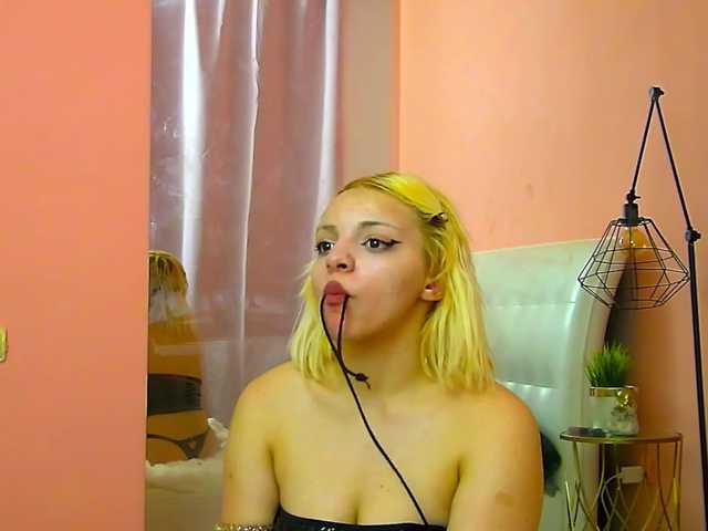 RheaduVall's BongaCams show and profile