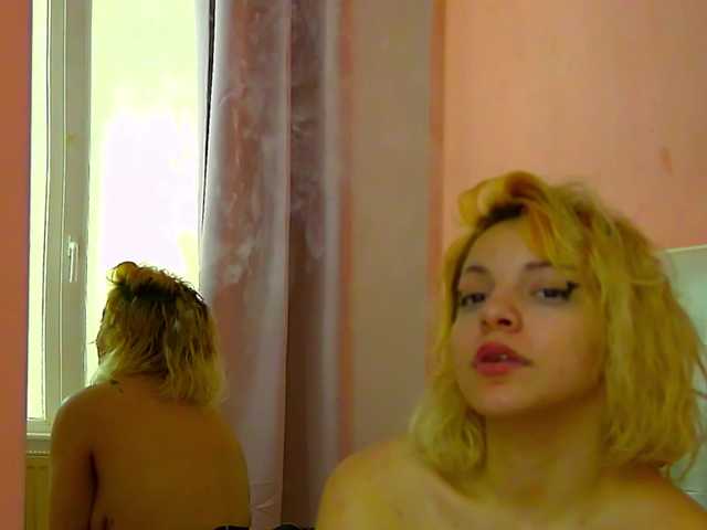 RheaduVall's BongaCams show and profile