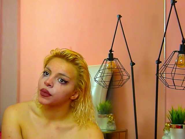 RheaduVall's BongaCams show and profile