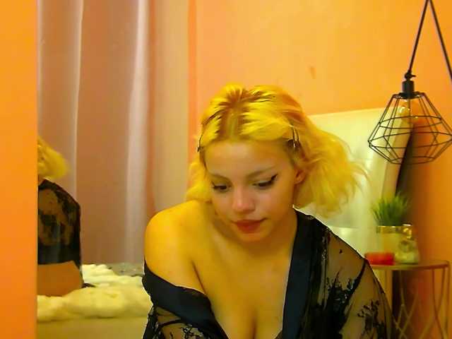 RheaduVall's BongaCams show and profile