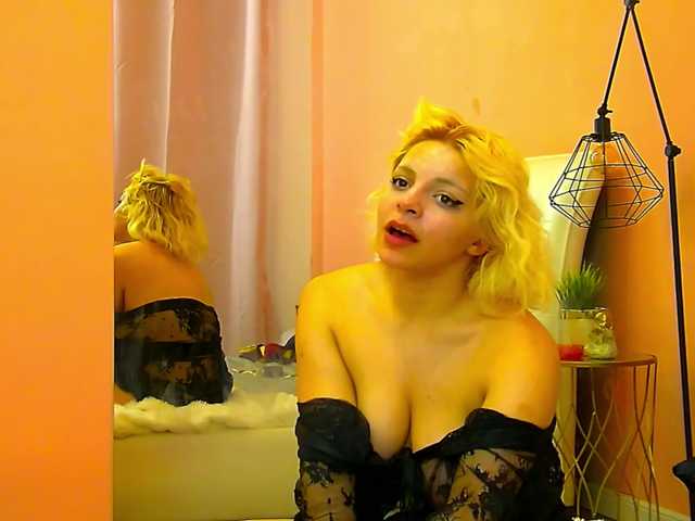 RheaduVall's BongaCams show and profile