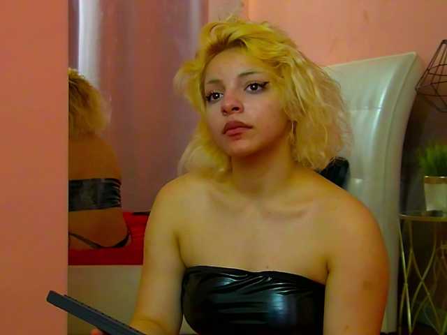 RheaduVall's BongaCams show and profile