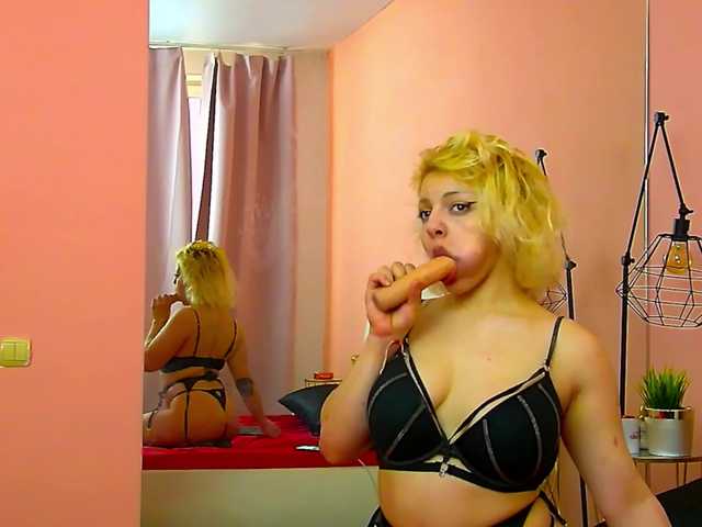 RheaduVall's BongaCams show and profile