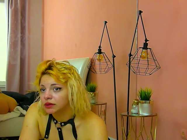 RheaduVall's BongaCams show and profile