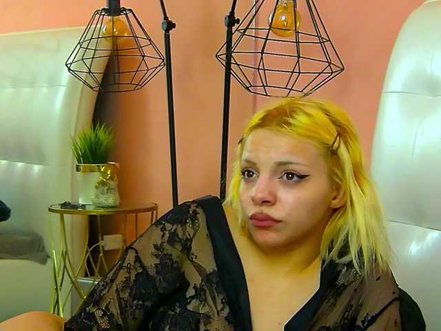 RheaduVall's BongaCams show and profile