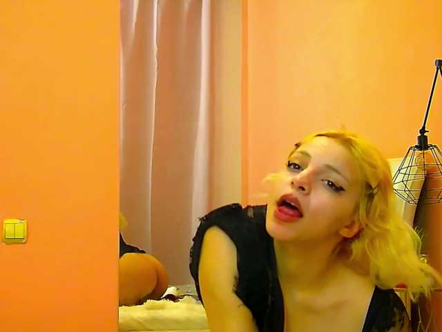 RheaduVall's BongaCams show and profile