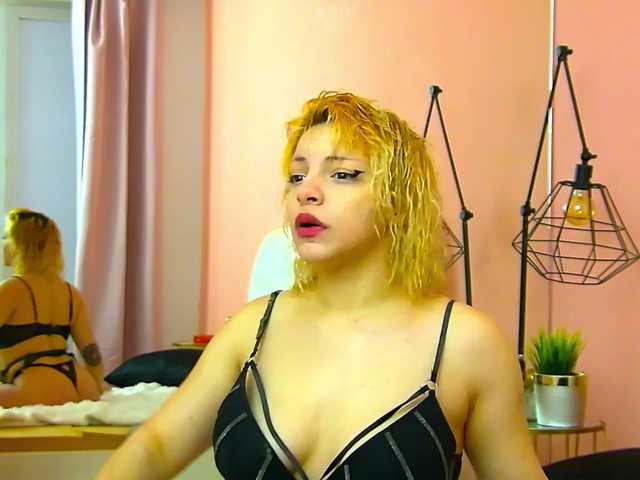 RheaduVall's BongaCams show and profile